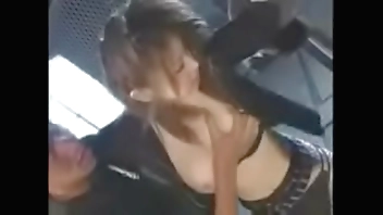 mujer policia en problemas