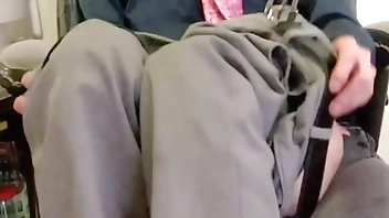 摸摸阴茎小弟弟