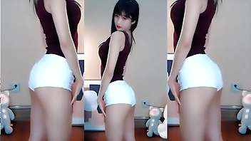 Gái Trung Quốc nhảy quay đầu lại