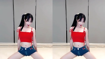 Gái Trung Quốc nhảy thang mới đỏ