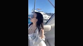 gái Tàu,hình như là thế