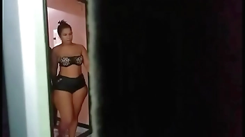 Corno flagra sua mulher Suzy furacão  com novinho