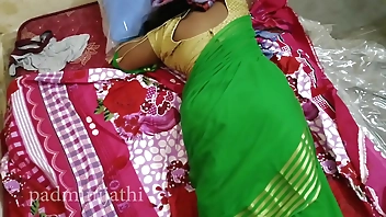 Sexy babhi in green saree with big ass