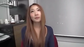 顔形、声、しゃべり方、、笑い方、知ってるキャバ嬢に似てる！ってか本人じゃね？