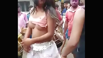 Nude dance