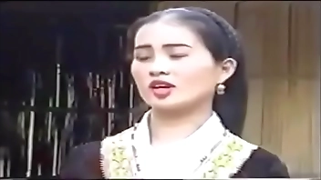 Hmoob Ntxawm Nuj Nplhaib (Ntxhoo Lauj)