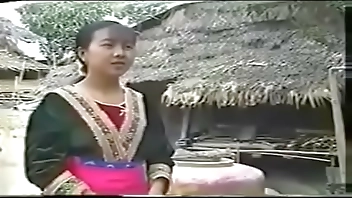 Nuj Nplhaib Thiab Ntxawm