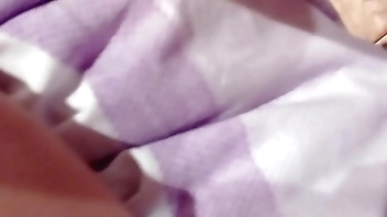 绝对真实偷拍48岁补课老师闭眼享受舔阴时,居然水多超嫩诱人操