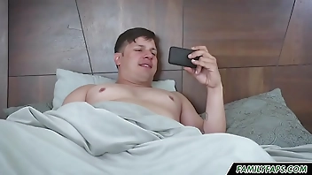 बिगाड़ने वाले कदमदादा अपनी सौतेली बेटी की जासूसी करते हैं