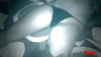 yo a. de ella en la oscuridad y a ella le gusta