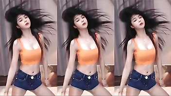 Gái Trung Quốc nhảy vũ điệu phê cần