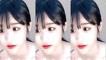 Gái Trung Quốc nhảy lên và xuống