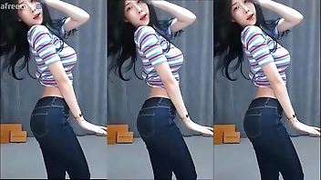 Gái Hàn Quốc nhảy phản ứng thỏ