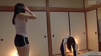 [Luan Lun] I come to play at home and fuck both step mother and daughter