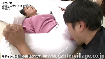 初撮り人妻ドキュメント 中里文