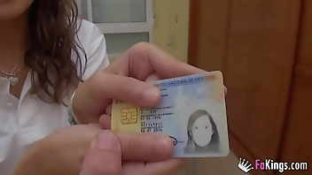 Back to with Ainara. A 18yo that fled home