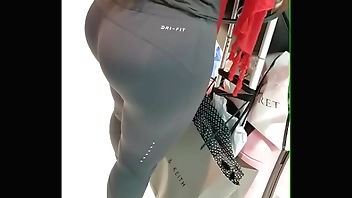 Milf with an insane huge ass in yoga pants