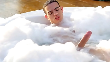 Jacking Off Until I Cum at the Motel