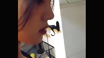 qinweiyingjie cooking for dinner, em xinh đẹp nấu ăn.