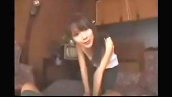 可愛い女の子のベロチュウ