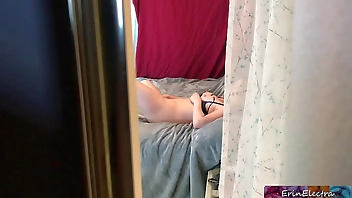 सौतेले भतीजे ने झांकते हुए चुदाई की सींग वाली सौतेली चाची - एरिन इलेक्ट्रा