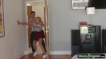 Stepsis sucks stepbros cock for a reward