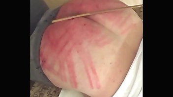 Bernd bekommt den Arsch versohlt