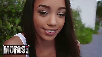 Publick Pickups - (Oliver Flynn, Alexis Tae) - Alexis Is A Tease - MOFOS