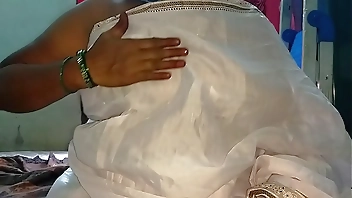 south indian desi Mallu sexy vanitha without blouse show big boobs and shaved pussy