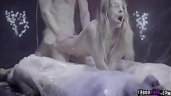 Couple taken by aliens and made to star in live show!