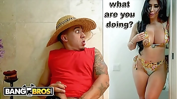 BANGBROS - Gardener Bruno Dickemz Fucks His Sexy Latin Client Valerie Kay