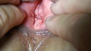 NICKI,S PUSSY GAPE ME WHILE I RUB MY PUSSY WATCH ME CUM!!!!