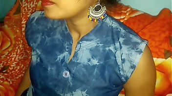 स्कूल गर्ल का सेक्स कैमरे पर दोस्त के साथ