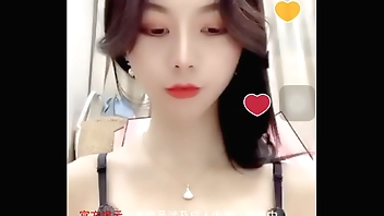 Anyone know her name pls？