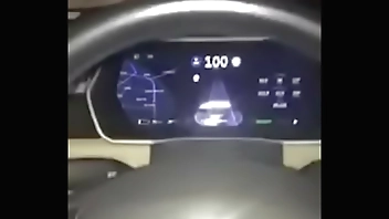 我的女友受不了在車上直接來 自動駕駛