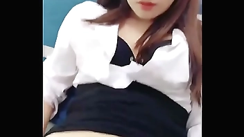 網紅劉婷精彩演繹學生看到老師穿著高跟絲襪!