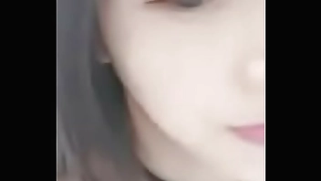 長相很是清純漂亮美女嫩妹大秀揉奶扣穴!