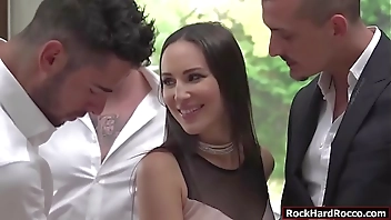 Lilu Moon gets analed by three big cocks