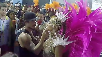 Bastidores do Carnaval 2019 antes da entrada no Sambódromo - Sabrina Sato - Gaviões da Fiel