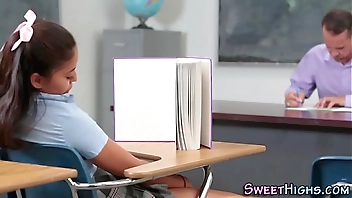 Teen coed gets cumshot