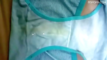 讓妹妹的藍色小褲褲染上我的味道