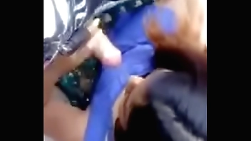 Le hago un oral en el parque