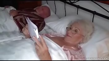 A coroa traiu o marido com Novinho