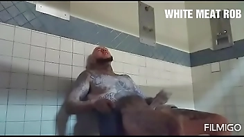 Live in prison. Horny af, had to put up the curtain and jack this big Dick