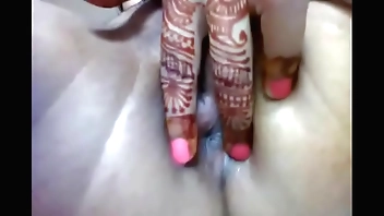 Newly married bhavna showing her chut before getting fucked.