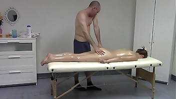 छुपा कैमरा मालिश सेक्स 1/2