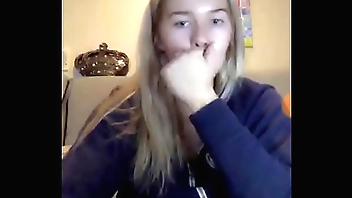 CHECK OUT THIS LIVE.ME HOE