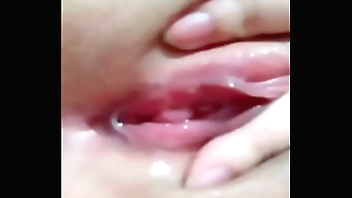 Yêu xa thủ dâm bướm đẹp