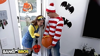 BANGBROS - Teen Evelin Stone Gets Bruno Dickemz's Dick In A Pumpkin