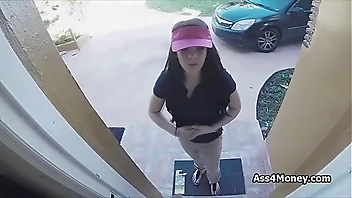 Pizza delivery girl fucks for cash on video